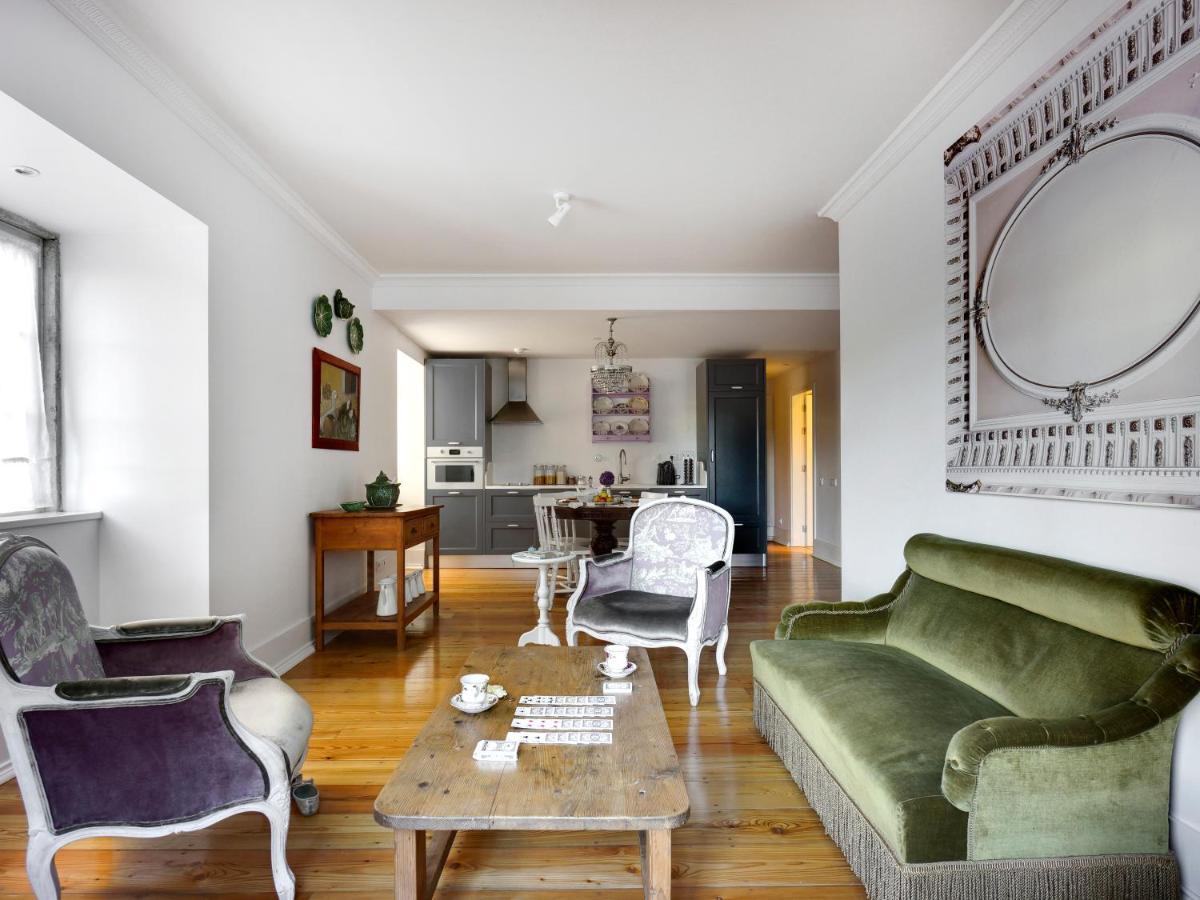 Deluxe Two-Bedroom Apartment City View