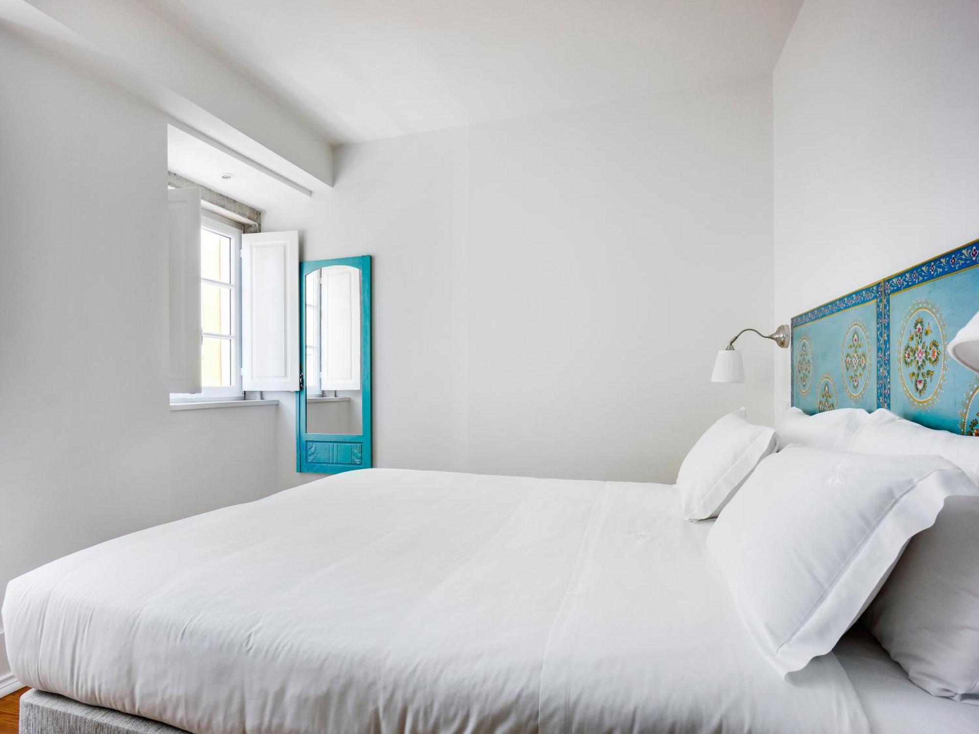 Premium One-Bedroom Apartment Balcony