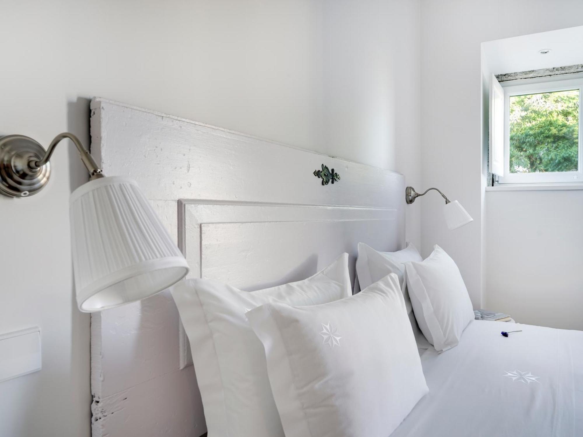 Deluxe Two-Bedroom Apartment City View